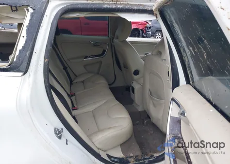 2015 Volvo Xc60 T6 from USA, damaged, VIN YV4902RB2F2586928